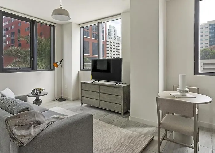 Landing Modern Apartment With Amazing Amenities