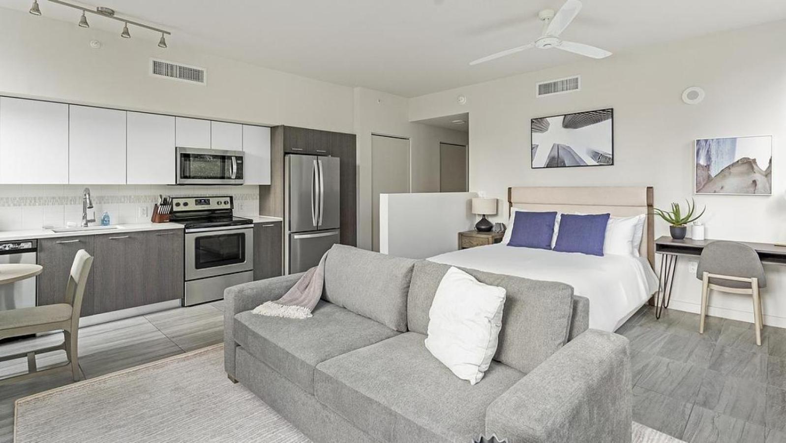 Landing Modern With Amazing Amenities * Miami