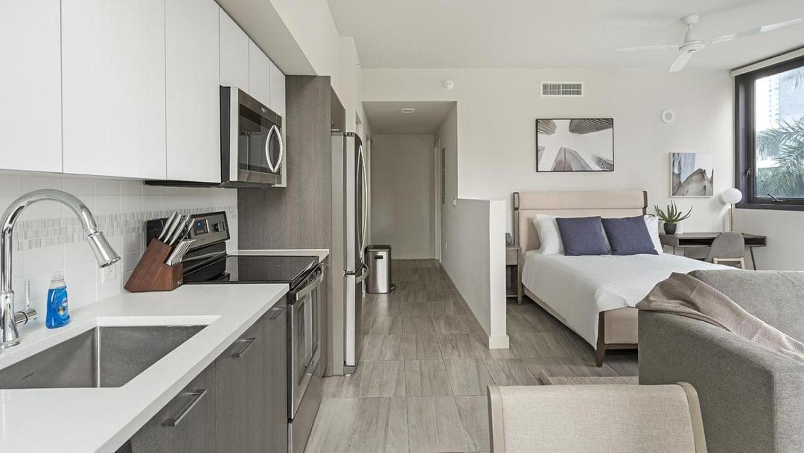 Landing Modern With Amazing Amenities